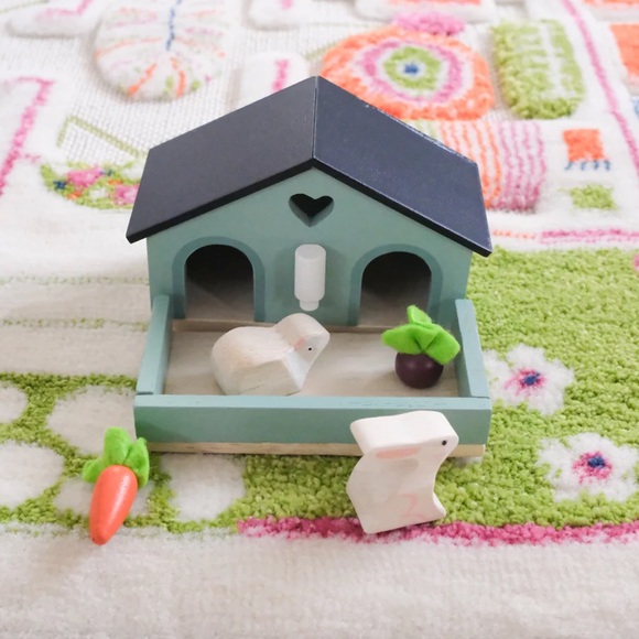 Tender Leaf Toys Wooden Rabbit and Guinea Pig Hutch - Picture 3 of 3
